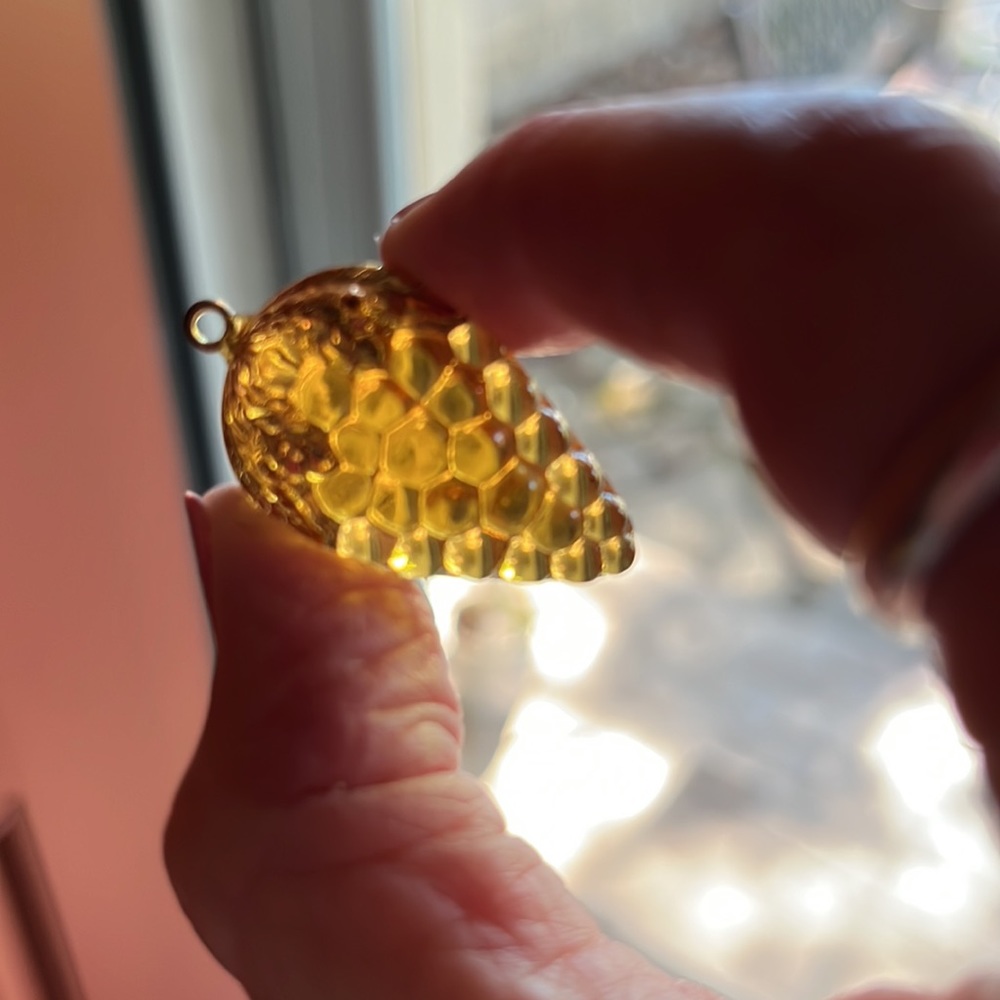 Raspberry crystal beads. - Picture 5 of 8